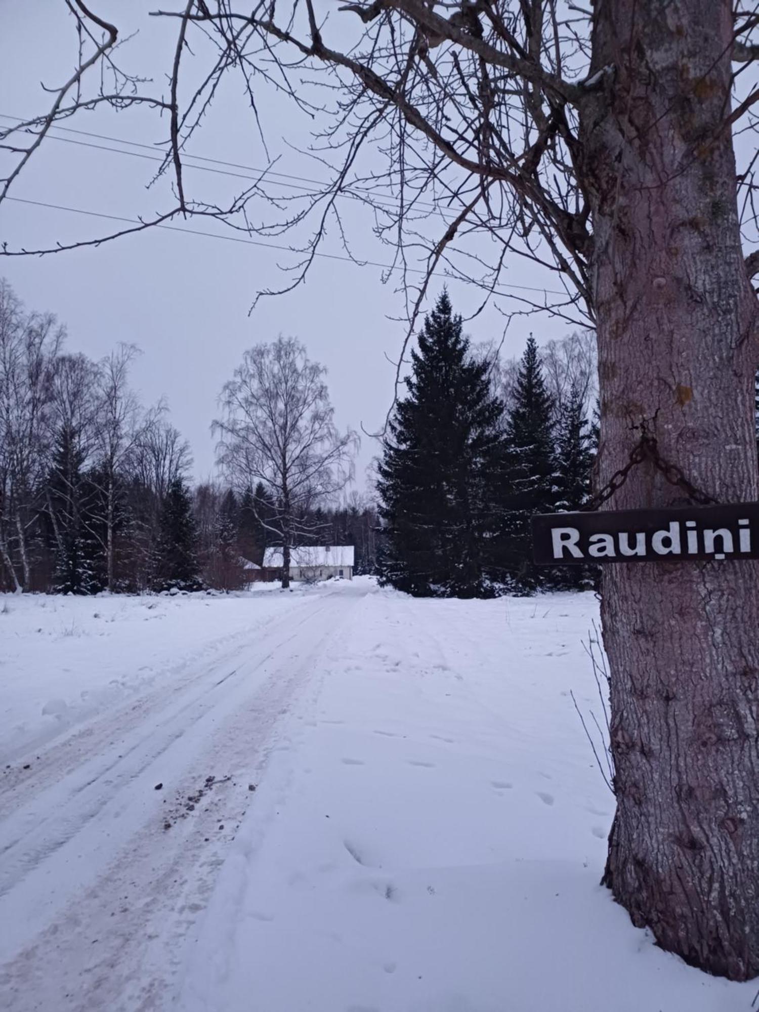 Готель Atputas Vieta Raudini Kaltene Екстер'єр фото